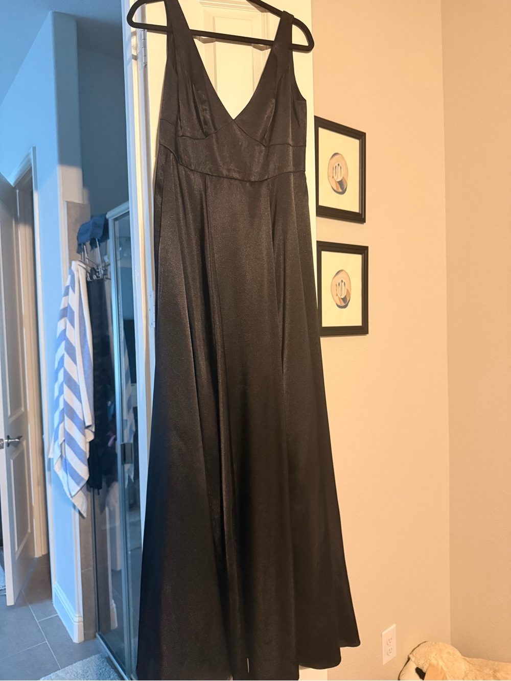 Elegant Black V-Neck Maxi Dress